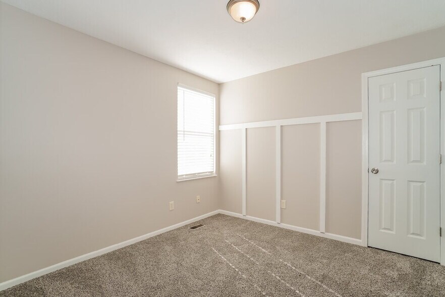 Building Photo - 7175 Normanton Dr