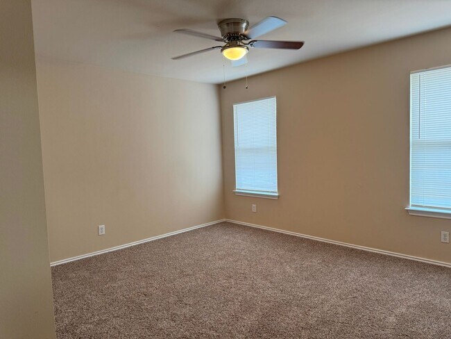 Building Photo - 9061 Clearwood Pth