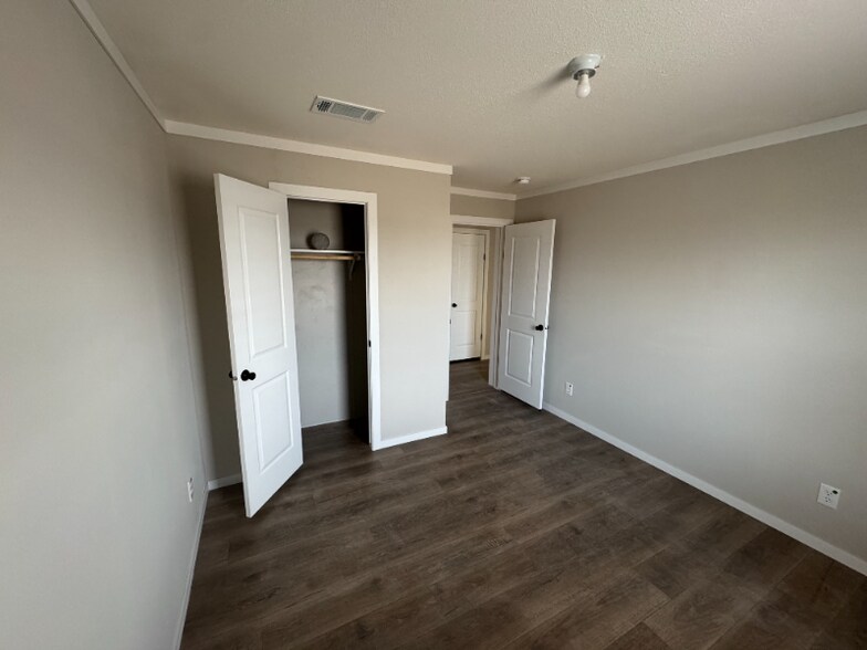 Building Photo - 262 Patriot Ln