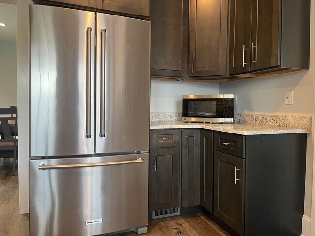 Building Photo - Gorgeous Brand New 3/2 Move In Ready Now!