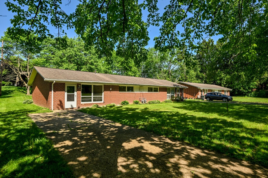 Building Photo - 3287 Delray Ave NW