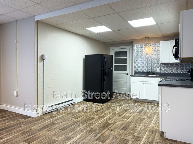 Building Photo - 100 S Front St