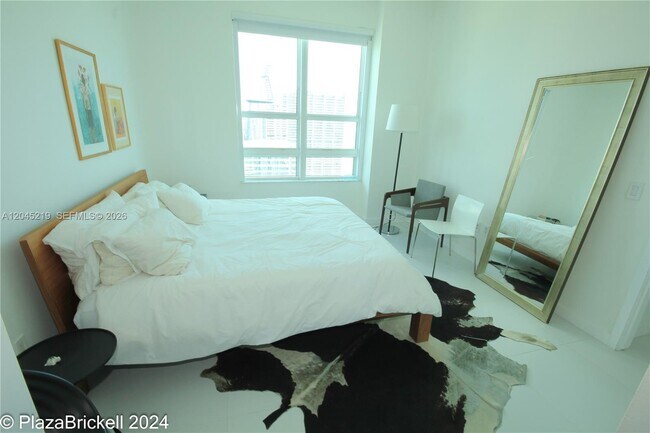 Building Photo - 950 Brickell Bay Dr