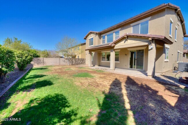 Building Photo - 3941 E Palo Verde St