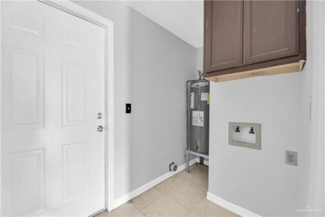 Building Photo - Benwood Apts