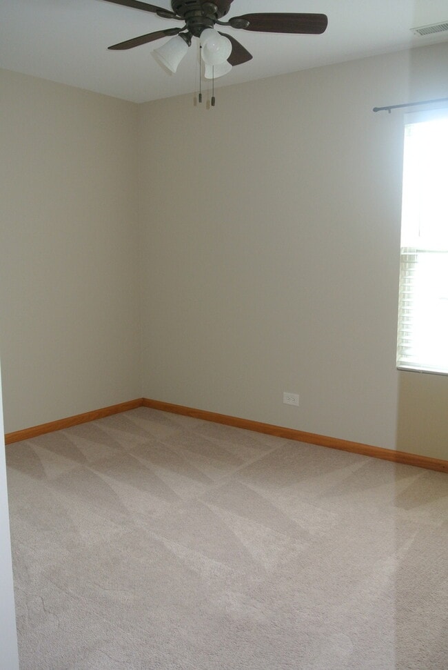 Building Photo - 118 Colonial Pkwy