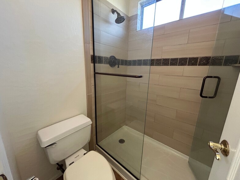 Building Photo - 9885 S La Rosa Dr