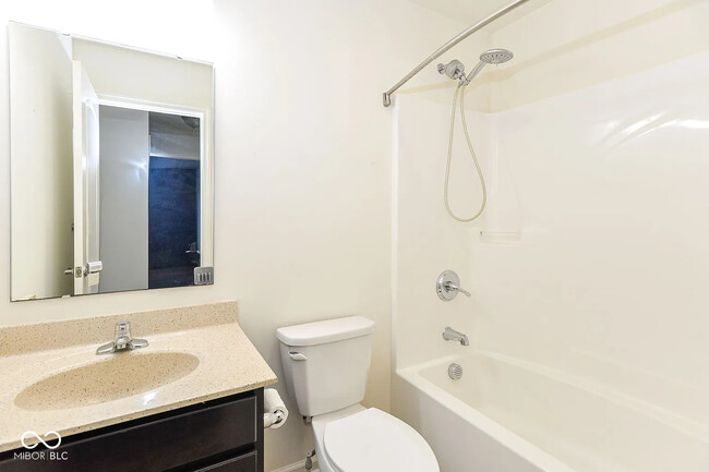 Building Photo - 9651 Calamus Dr