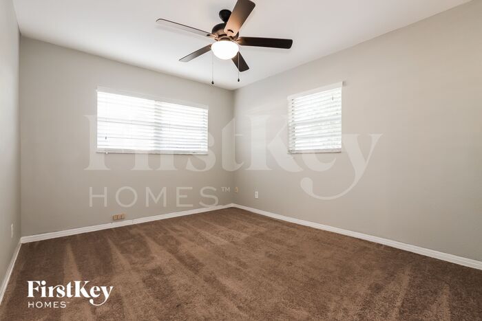 Building Photo - 5860 Cedar St NE