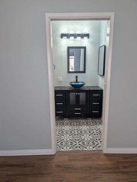 Bathroom Vanity - 6719 Rudnick Ave