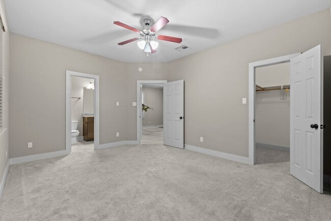 Building Photo - Stunning Single-Family Home in the Heart o...