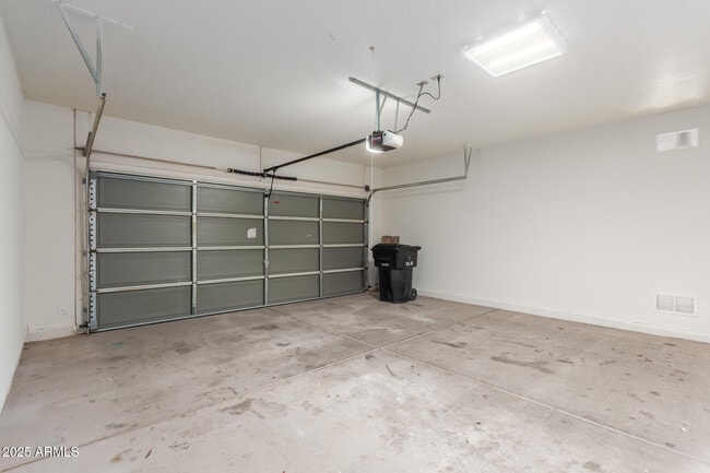 Building Photo - 4274 E Gleneagle Dr