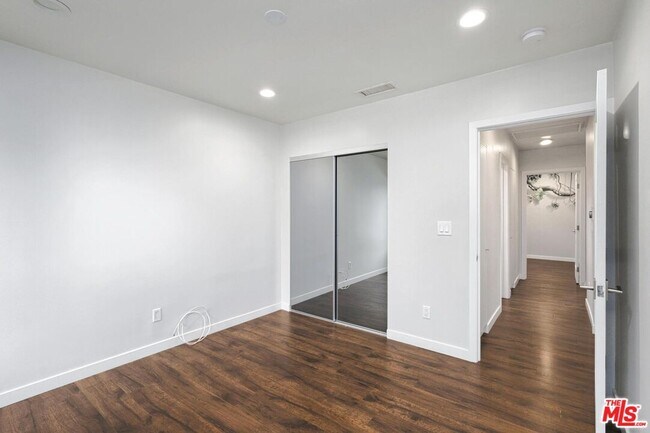 Building Photo - 23018 Leonora Dr
