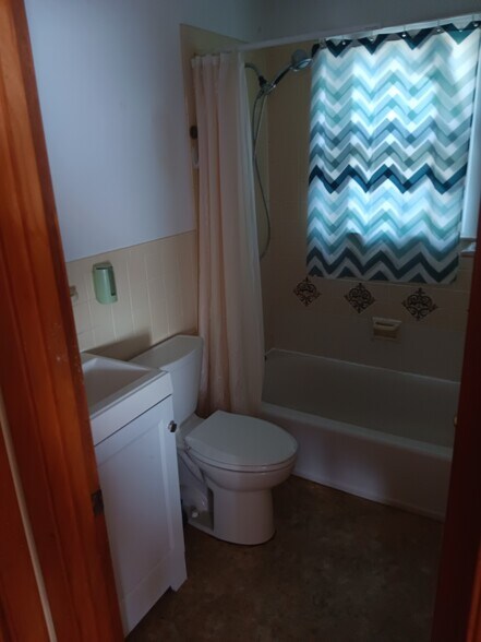 Bathroom - 125 Granite St