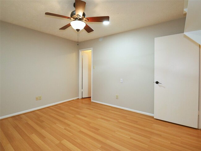 Building Photo - 3413 Benfield Dr