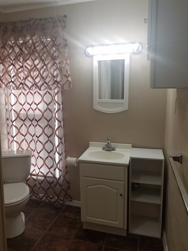 Building Photo - PRE-LEASING- AVAILABLE JUNE 10TH- 4 Bedroom/ 2 Bathroom Home