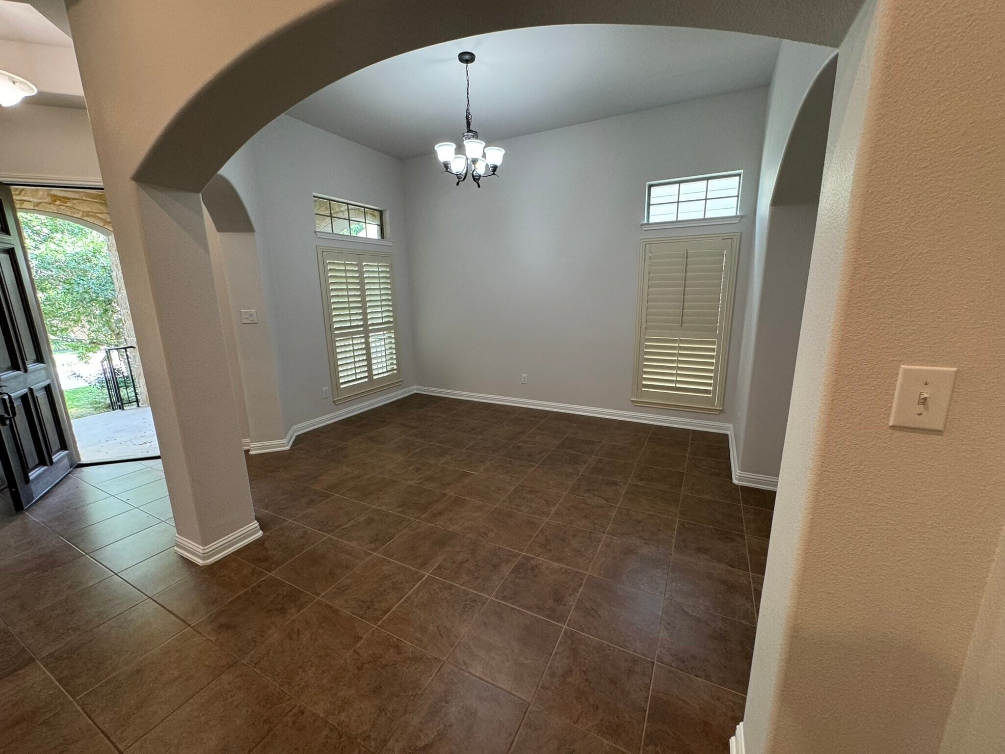 Building Photo - 630 Wild Rose Dr