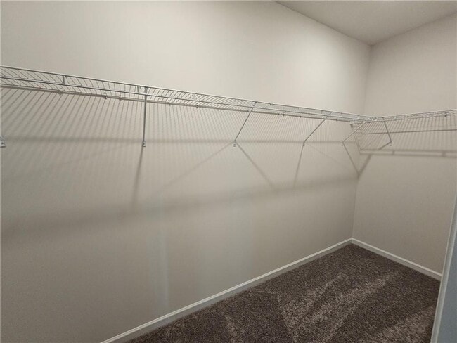 Building Photo - 2460 Ravencliff Dr