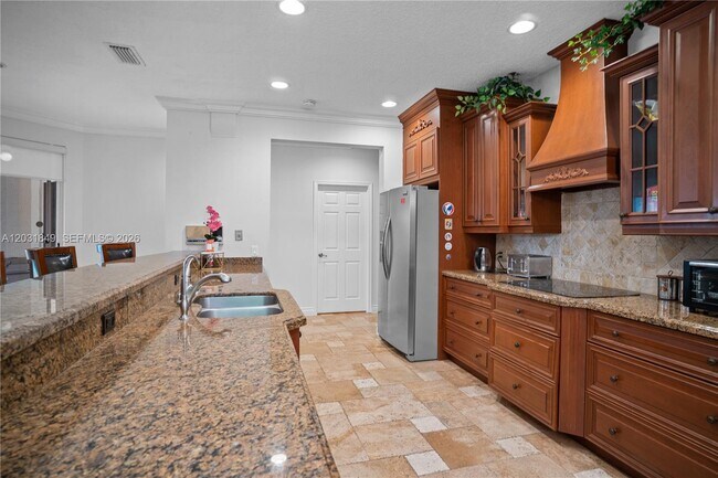 Building Photo - 7759 La Corniche Cir