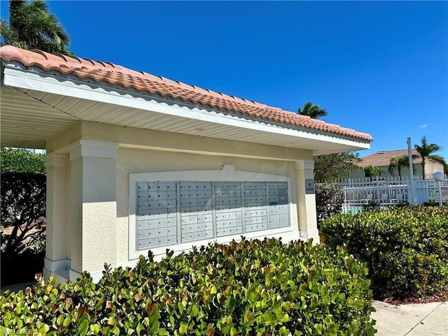 Building Photo - 912 Hampton Cir