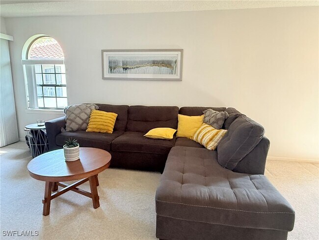 Building Photo - 212 Deerwood Cir
