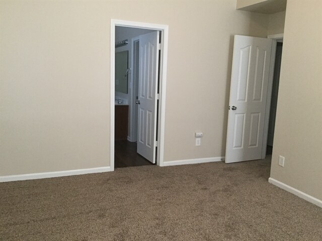 Building Photo - 2021 Moss Creek Dr