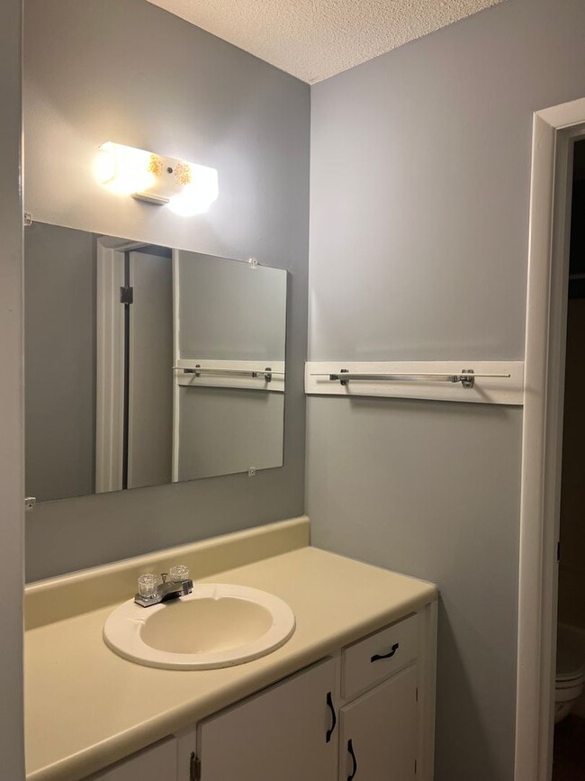 Building Photo - 108 Ridgeway Dr