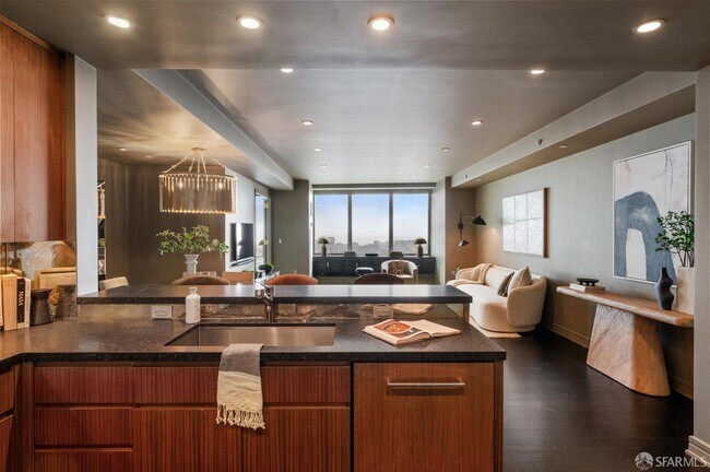 Building Photo - 765 Market St