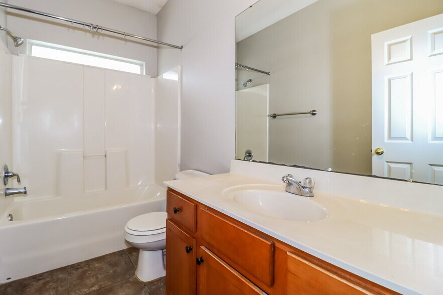 Building Photo - 7575 Glen Creek Ln