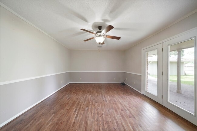Building Photo - 28914 Pine Hill Dr