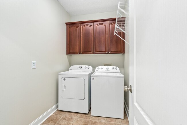 Building Photo - 2574 Mill Creek Rd