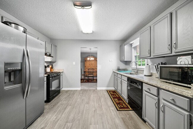 Building Photo - 4620 Stewart Reilly Dr