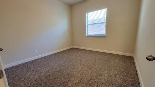 Building Photo - 706 Old Settlers Dr