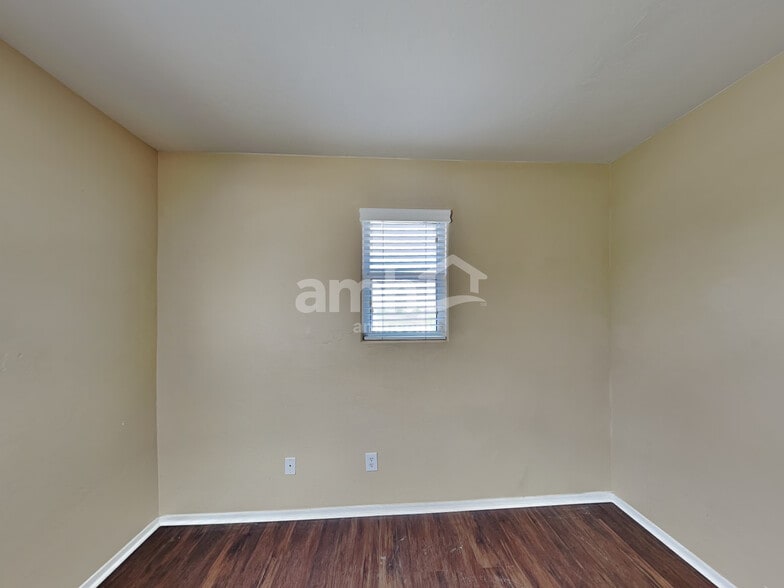 Building Photo - 6467 S Sunrise Valley Dr