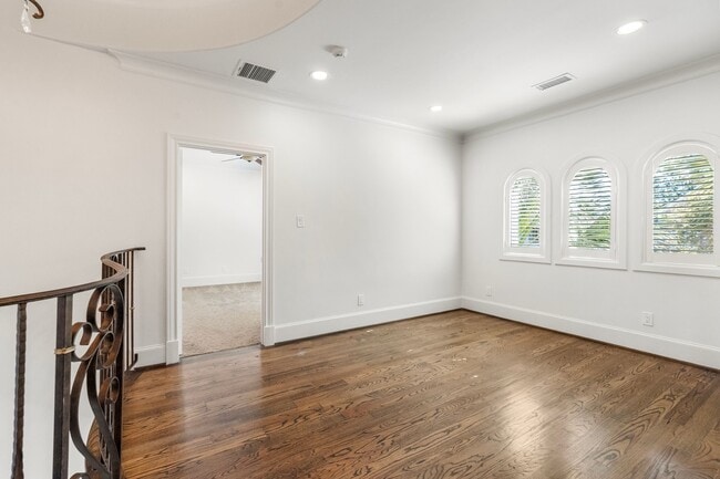 Building Photo - 4134 Bellefontaine