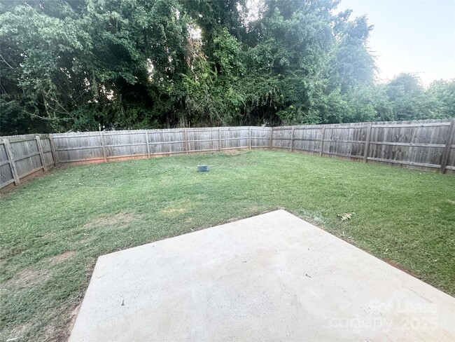Building Photo - 815 Fescue Ct