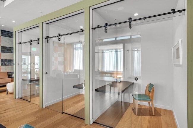 Building Photo - 601 N Miami Ave