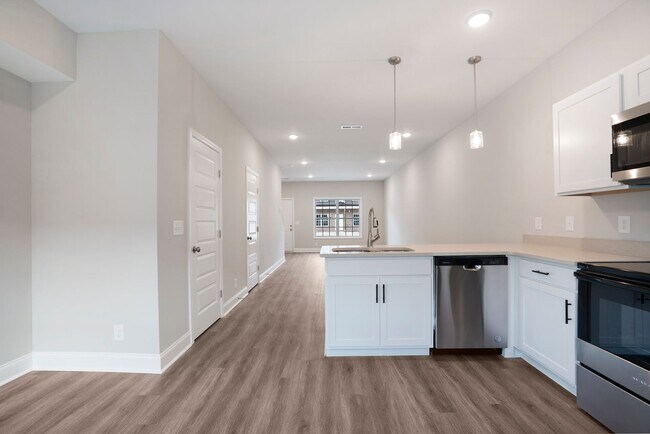 Building Photo - Excell Pointe 2 Bedroom Townhomes