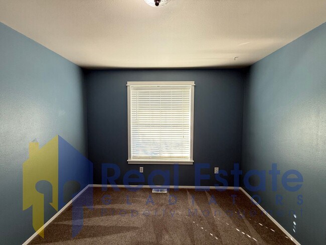 Building Photo - 15817 Lakeview Ave SE