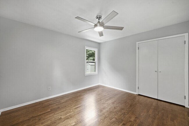 Building Photo - 2840 Edsel Pl