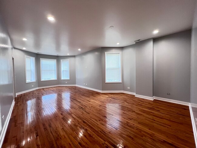 Building Photo - 6402 S Eberhart Ave