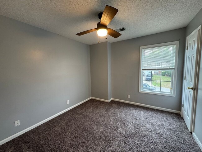 Building Photo - 2587 Elkmont Dr