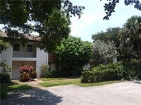 Building Photo - 1055 6th Ave