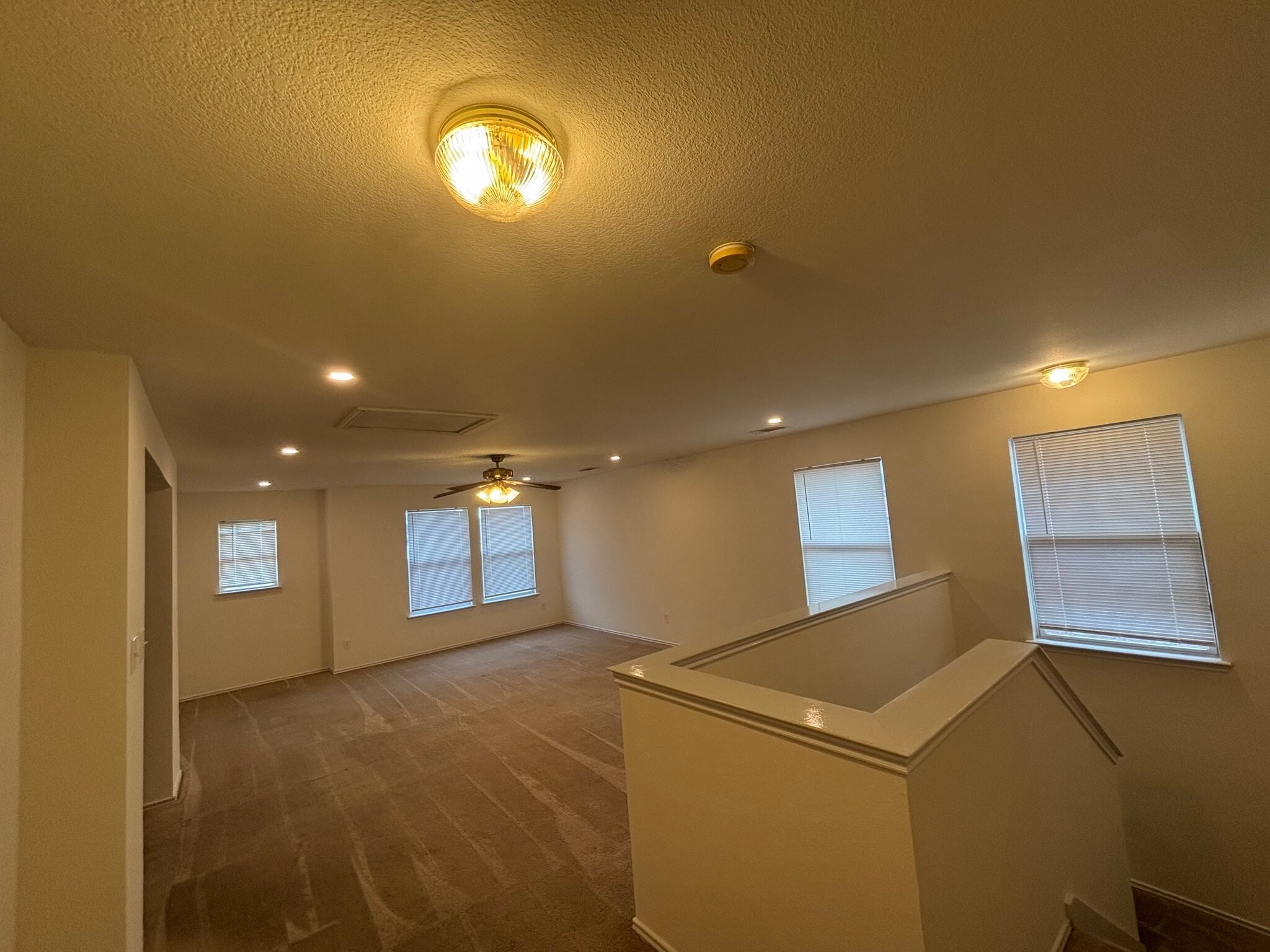 Building Photo - 1327 Falcon Hollow Ln