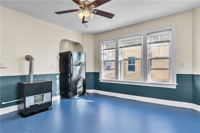 Building Photo - 266 Sayles Ave