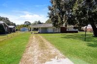 Building Photo - Three Bedroom in Aiken