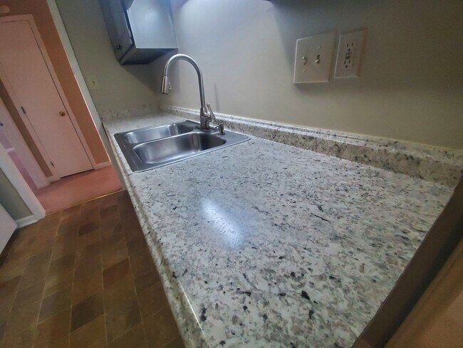 Building Photo - 909 Benevente Loop