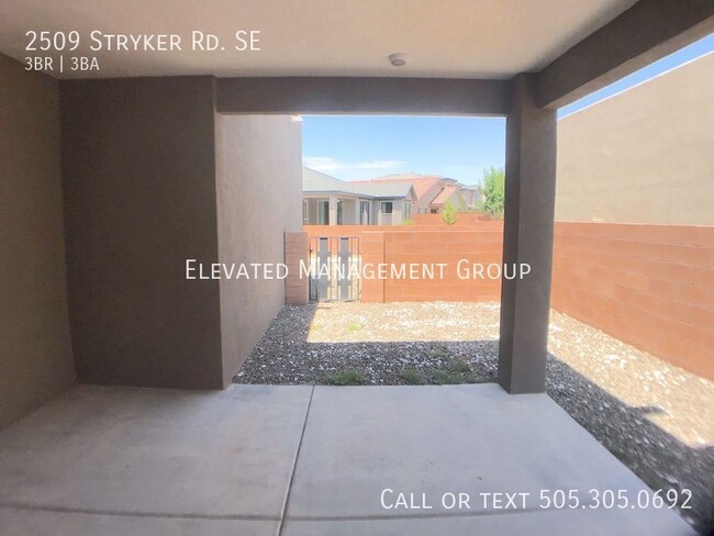 Building Photo - Amazing 3 Bedroom in Mesa del Sol! Lots of...