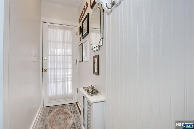 Building Photo - 2 Maysenger Rd