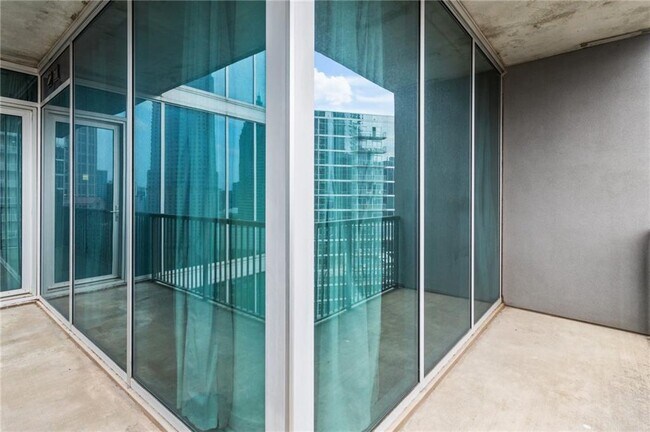 Building Photo - 1080 Peachtree St NE